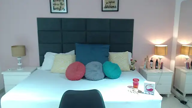 MadisonJenner online show from 03/09/25, 10:52