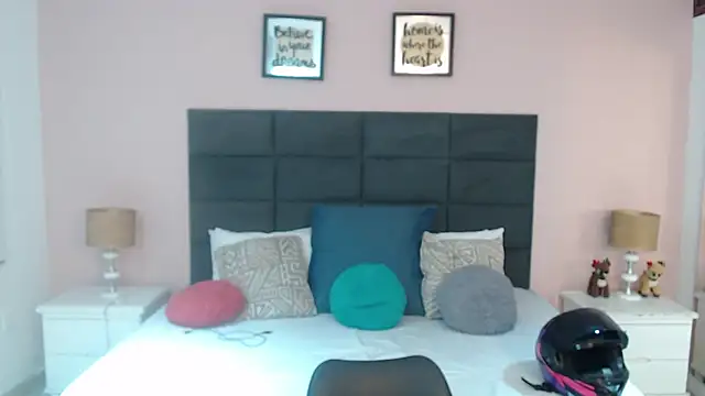 MadisonJenner online show from 11/13/25, 11:31