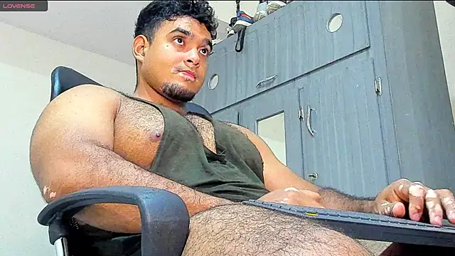 Big furry bear13 online show from 01/09/25, 04:30