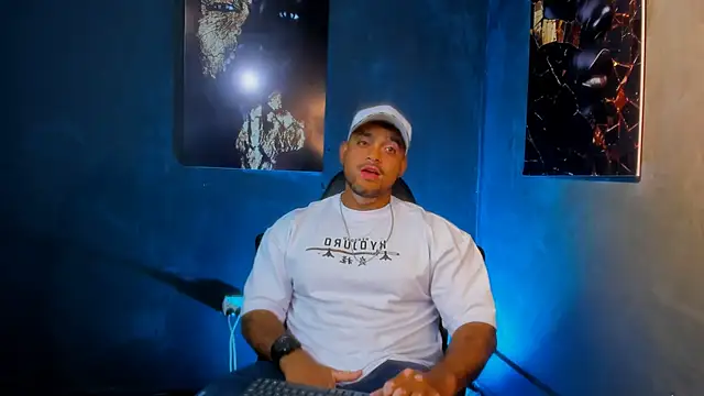 Big furry bear13 online show from 09/17/25, 05:53