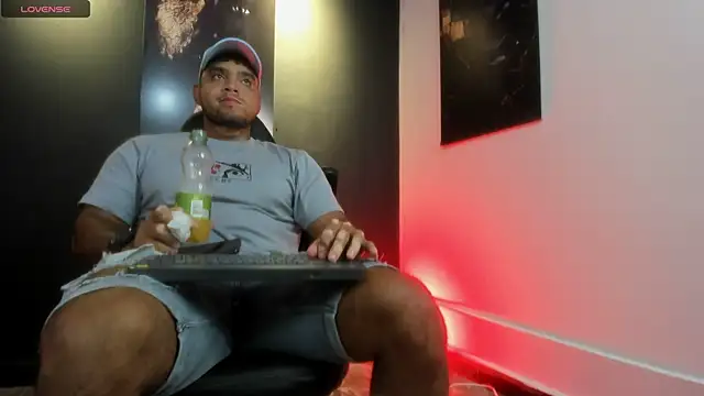 Big furry bear13 online show from 10/11/25, 10:25