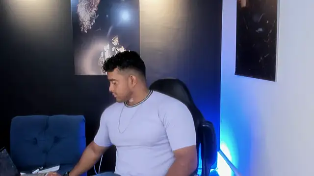 Big furry bear13 online show from 11/02/25, 10:56