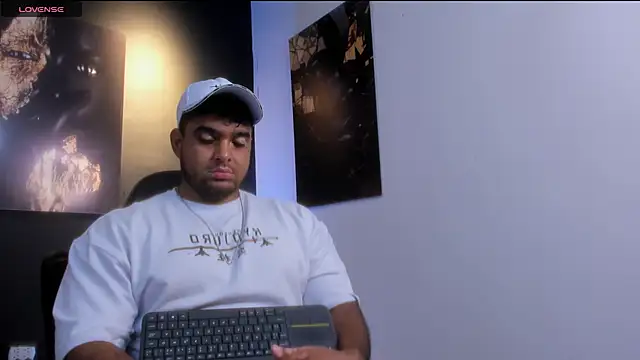 Big furry bear13 online show from 11/10/25, 03:33