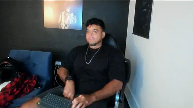 Big furry bear13 online show from 11/20/25, 12:38