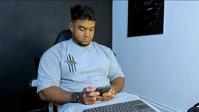 Big furry bear13 online show from 05/01/26, 03:33