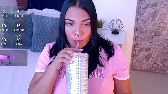Snapshot of angela_santana_ chatting on 10/14/25, 06:09 angela santana online show from 10/14/25, 06:09