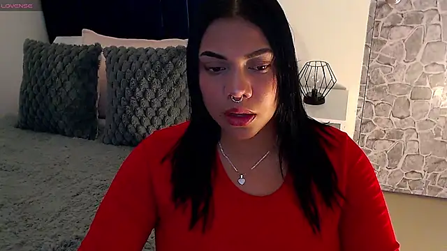 Snapshot of angela_santana_ chatting on 10/22/25, 06:29 angela santana online show from 10/22/25, 06:29