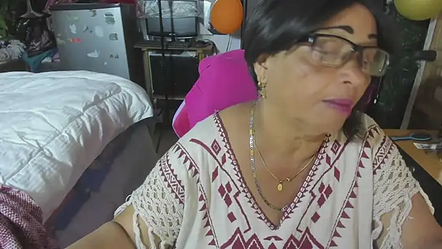 Mrs mommy  online show from 11/12/25, 07:24