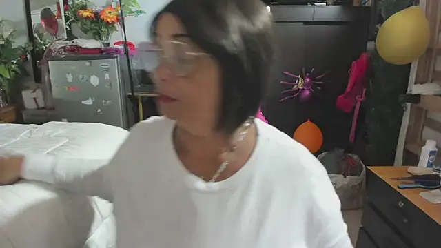 Mrs mommy  online show from 11/21/25, 11:25