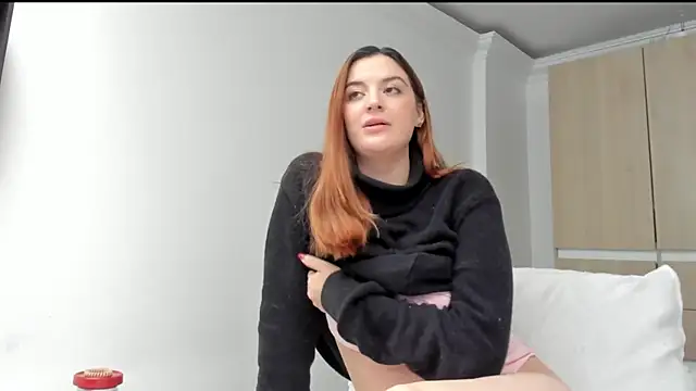 Snapshot of Bellacrox chatting on 03/07/25, 10:43 Bellacrox online show from 03/07/25, 10:43