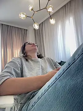 Snapshot of HotXMom chatting on 03/20/25, 10:54 HotXMom online show from 03/20/25, 10:54