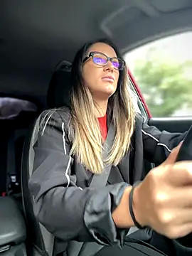 Snapshot of HotXMom chatting on 09/19/25, 05:53 HotXMom online show from 09/19/25, 05:53