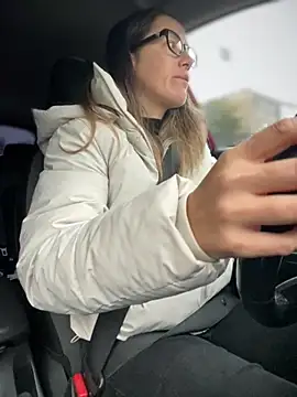 Snapshot of HotXMom chatting on 10/08/25, 05:49 HotXMom online show from 10/08/25, 05:49