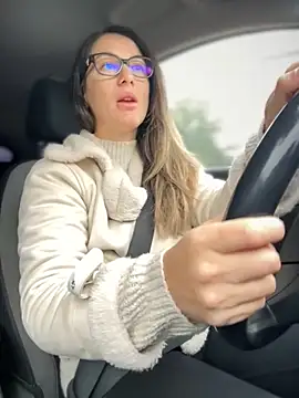 Snapshot of HotXMom chatting on 10/13/25, 06:02 HotXMom online show from 10/13/25, 06:02