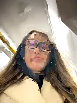 Snapshot of HotXMom chatting on 10/14/25, 06:03 HotXMom online show from 10/14/25, 06:03