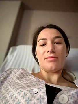 Snapshot of HotXMom chatting on 10/23/25, 05:40 HotXMom online show from 10/23/25, 05:40