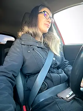 Snapshot of HotXMom chatting on 11/03/25, 06:36 HotXMom online show from 11/03/25, 06:36