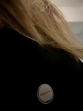 Snapshot of HotXMom chatting on 11/07/25, 06:57 HotXMom online show from 11/07/25, 06:57