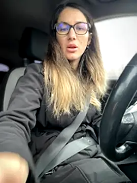 Snapshot of HotXMom chatting on 11/10/25, 06:56 HotXMom online show from 11/10/25, 06:56