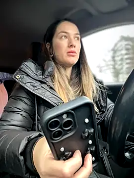 Snapshot of HotXMom chatting on 12/03/25, 06:54 HotXMom online show from 12/03/25, 06:54