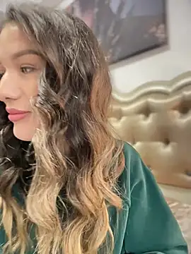 HotXMom online show from 03/19/26, 07:34