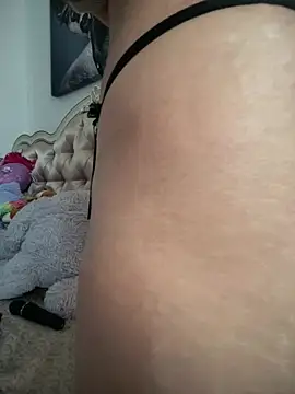 HotXMom online show from 07/02/26, 06:19