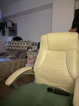 HotXMom online show from 07/14/26, 06:51