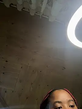 Snapshot of Linahlove chatting on 12/30/24, 10:12 Linahlove online show from 12/30/24, 10:12