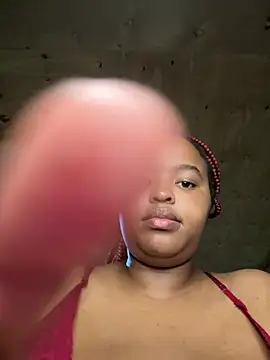 Snapshot of Linahlove chatting on 01/01/25, 10:03 Linahlove online show from 01/01/25, 10:03