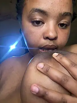 Snapshot of Linahlove chatting on 03/02/25, 07:45 Linahlove online show from 03/02/25, 07:45