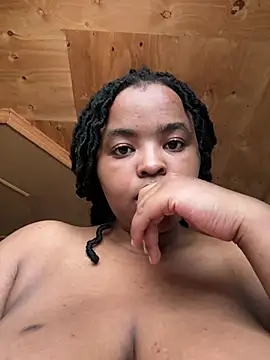 Snapshot of Linahlove chatting on 03/12/25, 10:48 Linahlove online show from 03/12/25, 10:48