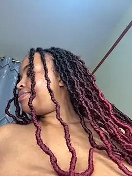 Snapshot of Linahlove chatting on 11/21/25, 04:49 Linahlove online show from 11/21/25, 04:49