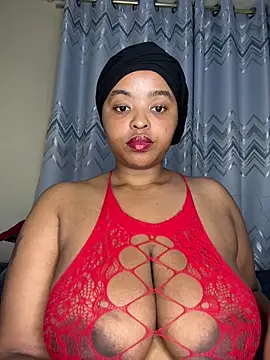 Snapshot of Linahlove chatting on 02/06/26, 12:59 Linahlove online show from 02/06/26, 12:59