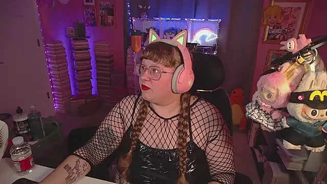 FatVeronica online show from 06/18/26, 02:23