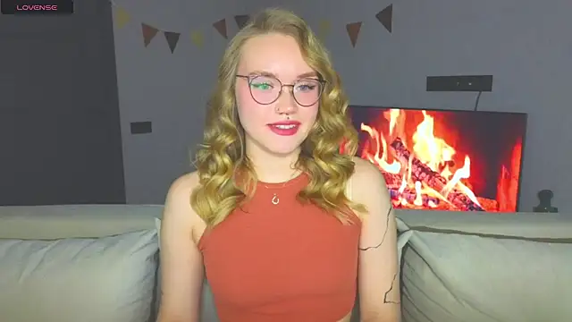 Aurora Golden1 online show from 12/04/24, 03:43