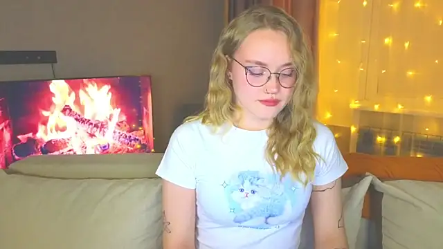 Aurora Golden1 online show from 12/12/24, 04:43