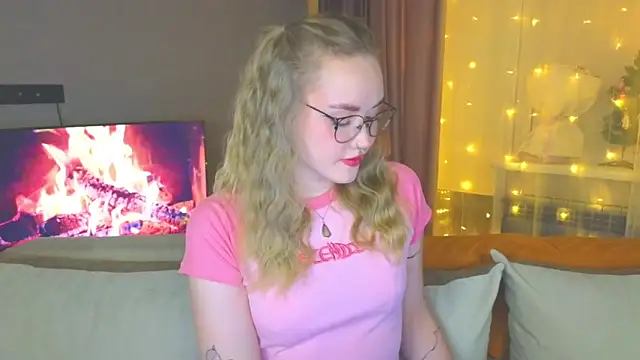 Aurora Golden1 online show from 12/24/24, 03:58