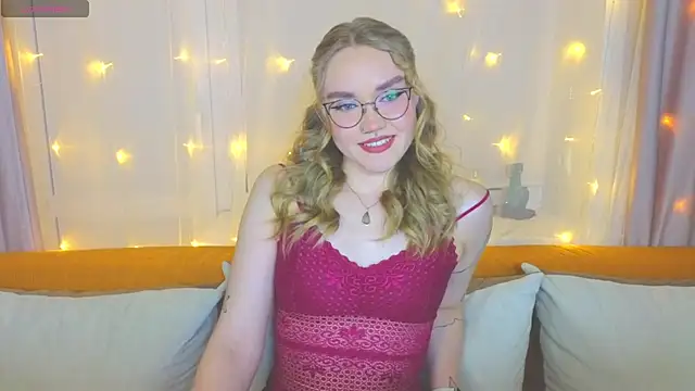 Aurora Golden1 online show from 03/04/25, 03:48