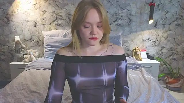 Aurora Golden1 online show from 03/25/26, 02:39