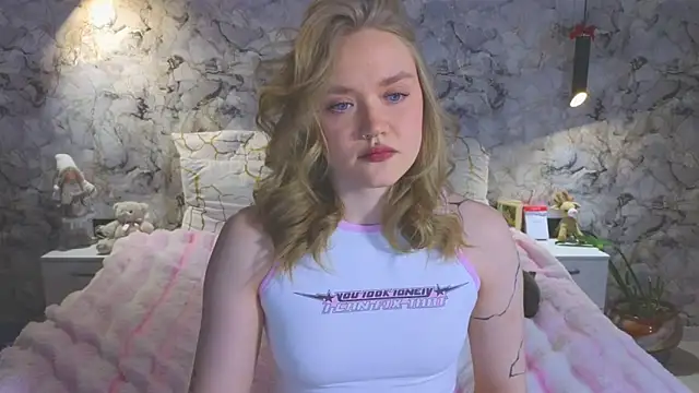 Aurora Golden1 online show from 04/23/26, 06:47