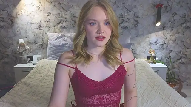Snapshot of Aurora_Golden1 chatting on 05/30/26, 11:07 Aurora Golden1 online show from 05/30/26, 11:07