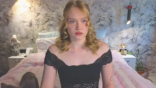 Snapshot of Aurora_Golden1 chatting on 06/06/26, 12:32 Aurora Golden1 online show from 06/06/26, 12:32