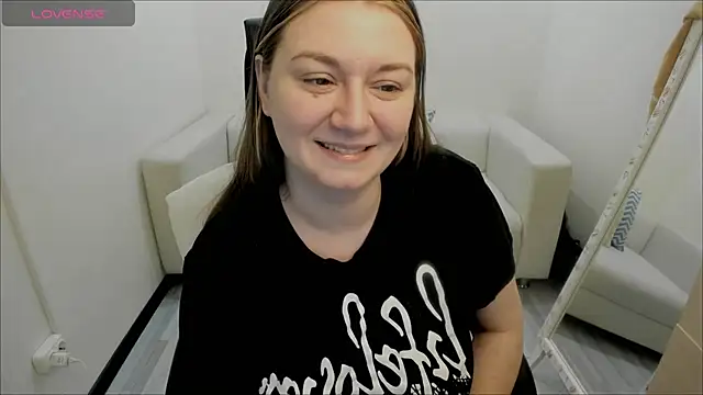 AlisaBacker online show from 01/11/25, 01:37