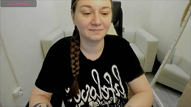 AlisaBacker online show from 01/11/25, 04:38