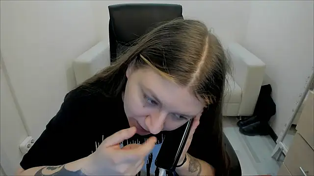 AlisaBacker online show from 02/20/25, 10:04