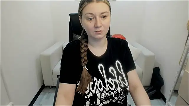 AlisaBacker online show from 02/24/25, 09:31