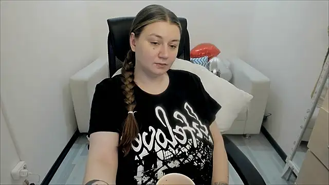 AlisaBacker online show from 02/25/25, 12:47