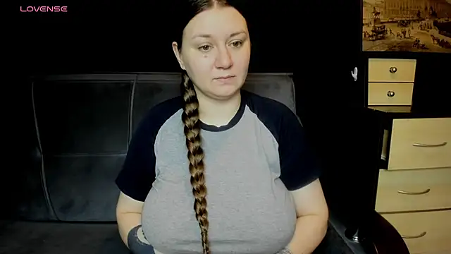 Snapshot of AlisaBacker chatting on 05/15/26, 05:42 AlisaBacker online show from 05/15/26, 05:42