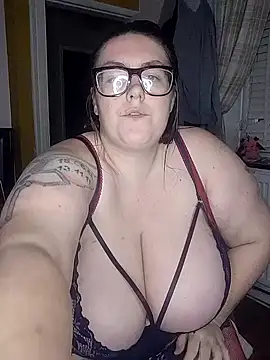 Snapshot of CummingStars98 chatting on 11/08/25, 07:56 CummingStars98 online show from 11/08/25, 07:56