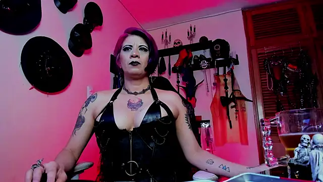 Snapshot of DominatrixBlue chatting on 01/10/26, 08:21 DominatrixBlue online show from 01/10/26, 08:21